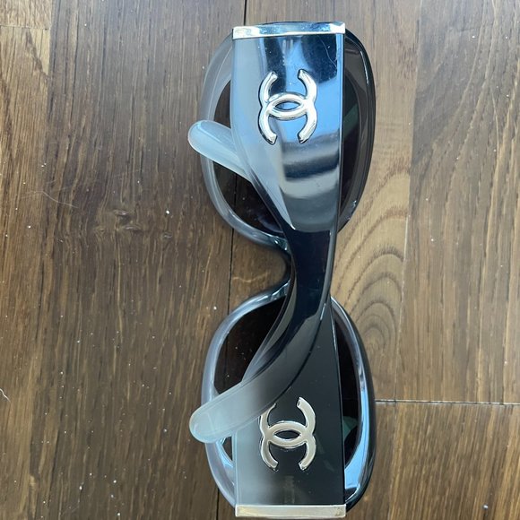 CHANEL OMBRE LIGHT GREY/CREME/BLACK SILVER CC SUNGLASSES - Picture 1 of 4